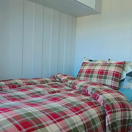 Room In Handsome Haven House Йёвик Экстерьер фото