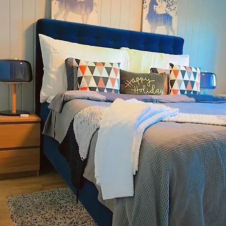 Room In Handsome Haven House Йёвик Экстерьер фото