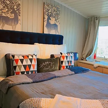 Room In Handsome Haven House Йёвик Экстерьер фото