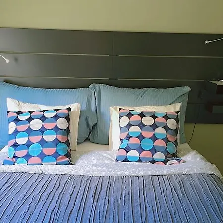 Room In Handsome Haven House Йёвик Экстерьер фото